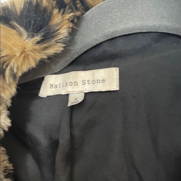 Madison Stone Leopard Coat size small - Picture 2 of 3